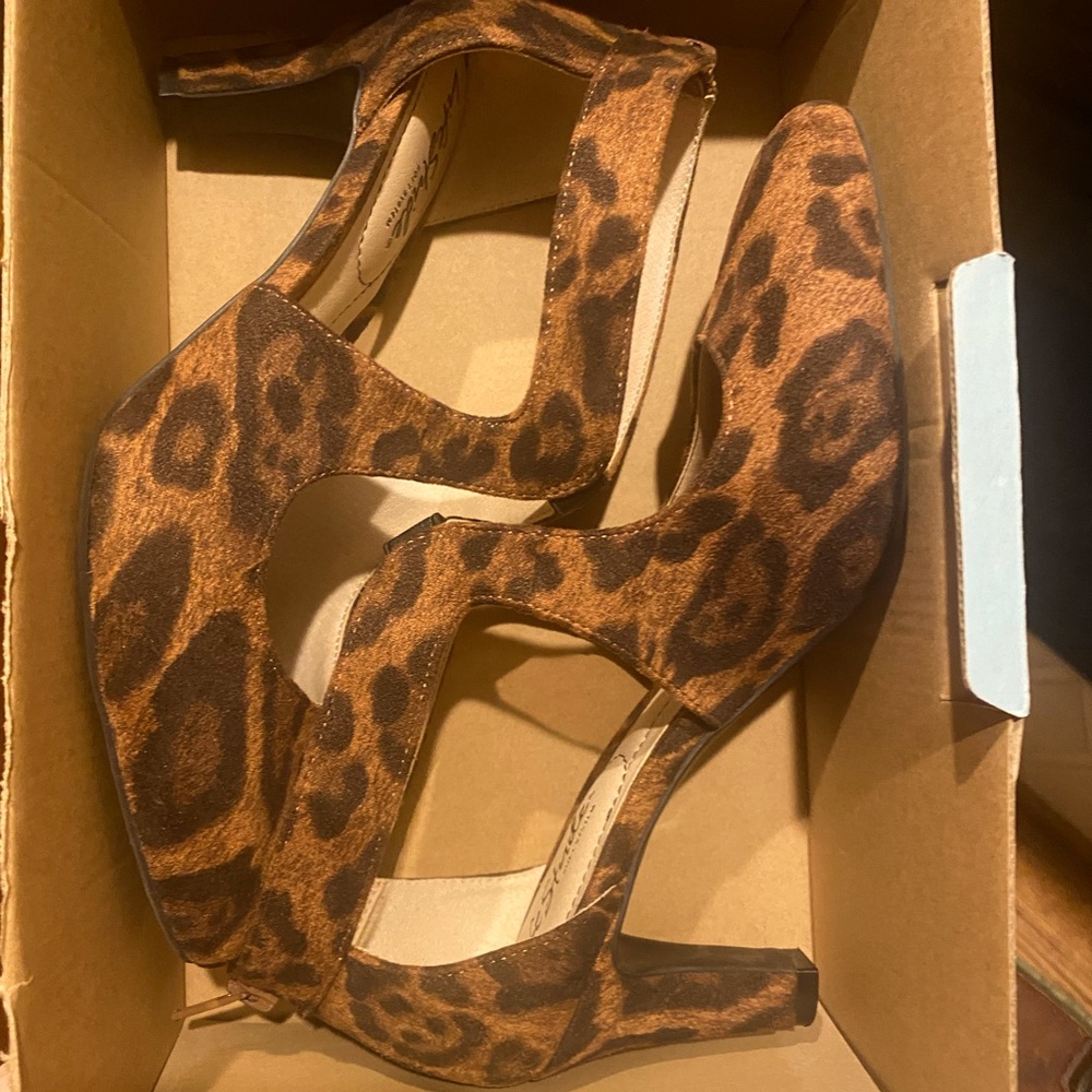 Lifestride leopard heels